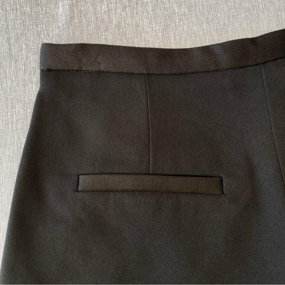 Aritzia Babaton|Premium Japanese Fabric Crepe Drapey Mini Shorts Black Size 00 - Picture 6 of 13